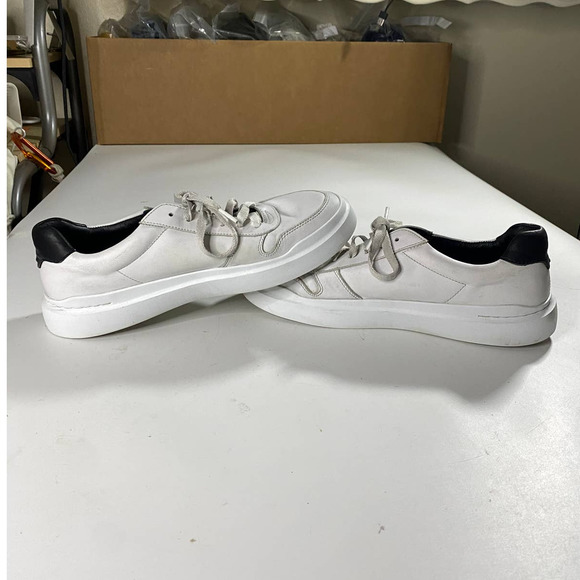 Athletic_Shoes